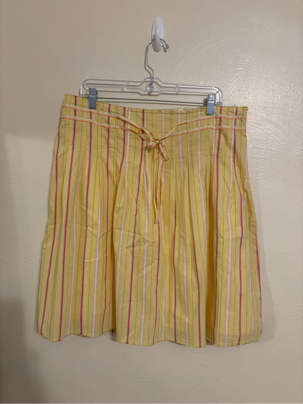 Old Navy Size 14 Yellow Striped Pleated A-Line Skirt